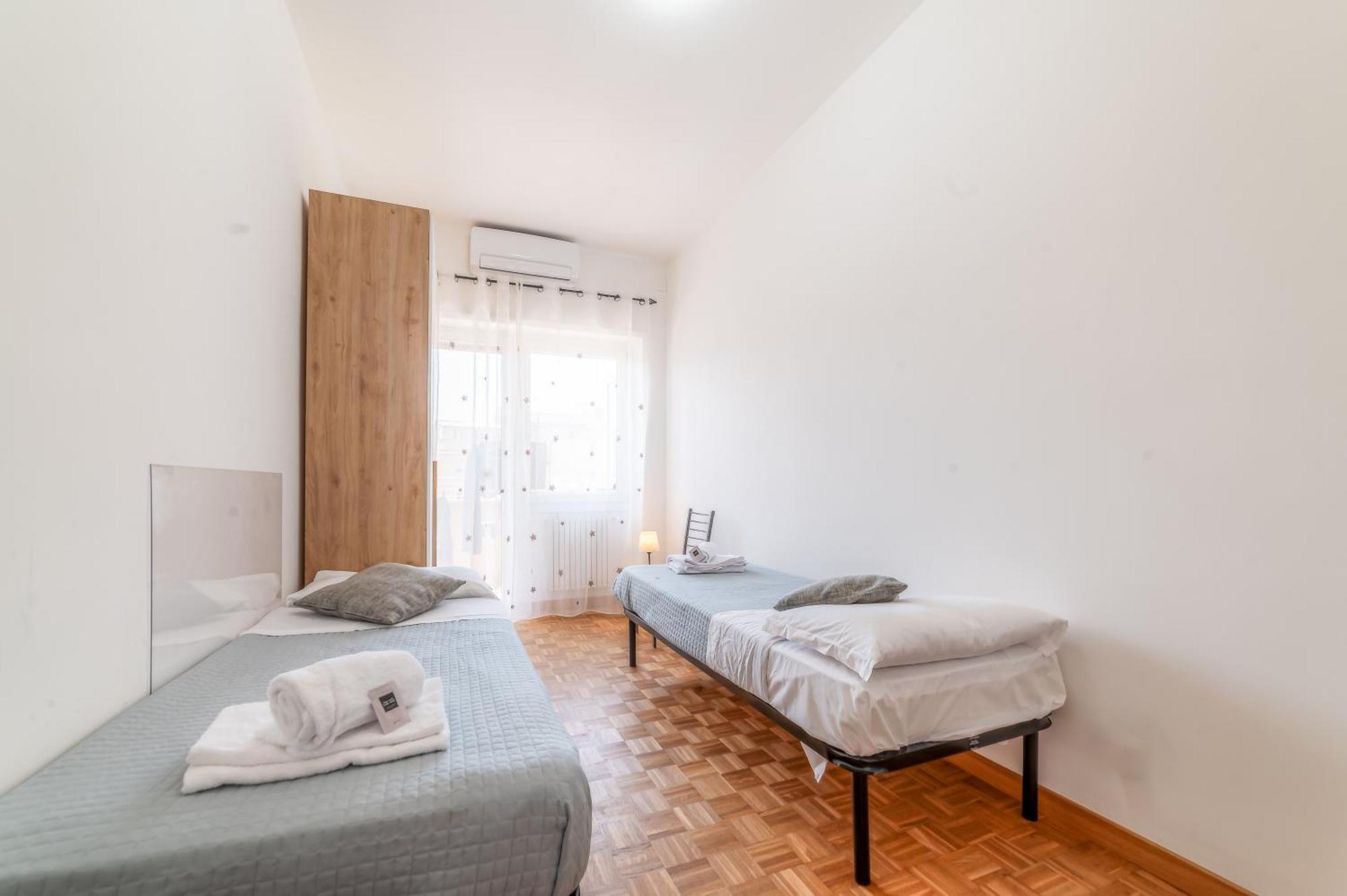 Giorgia Flat - Tiburtina Train Station - Wi-Fi Appartement Rome Buitenkant foto